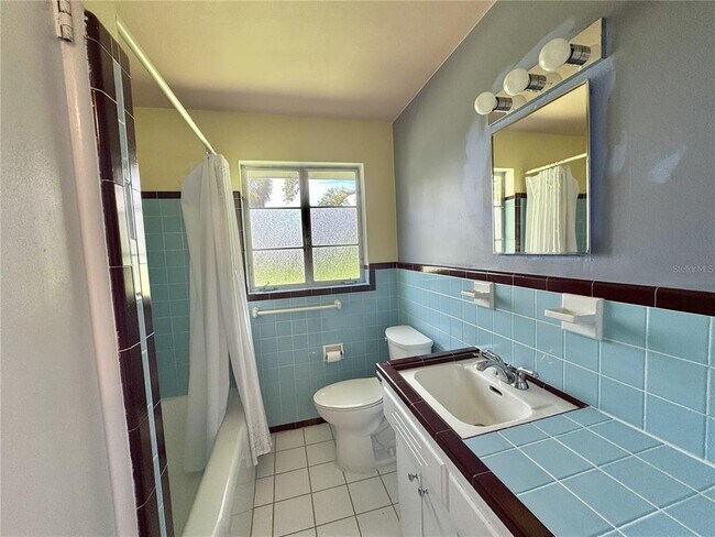Building Photo - 2151 Datura St