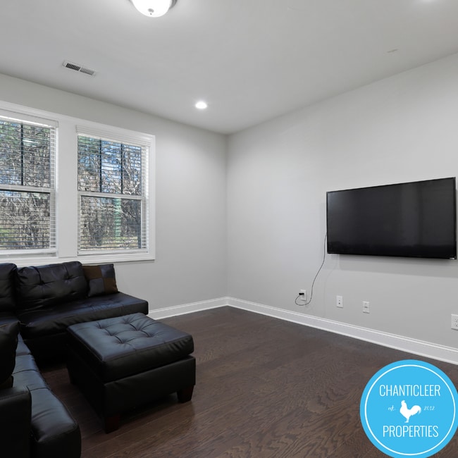 Building Photo - 109 Belle Plain Dr
