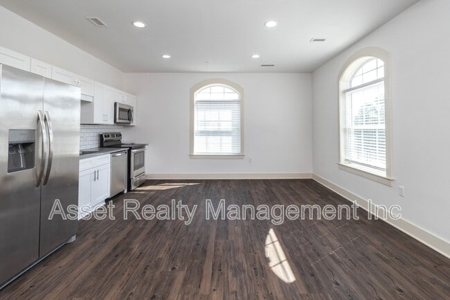 Building Photo - 1110 Franck St