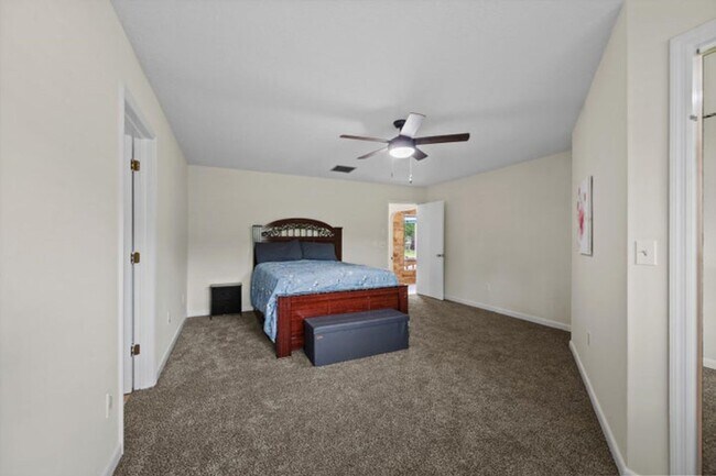 Building Photo - 3306 Fargo Ave