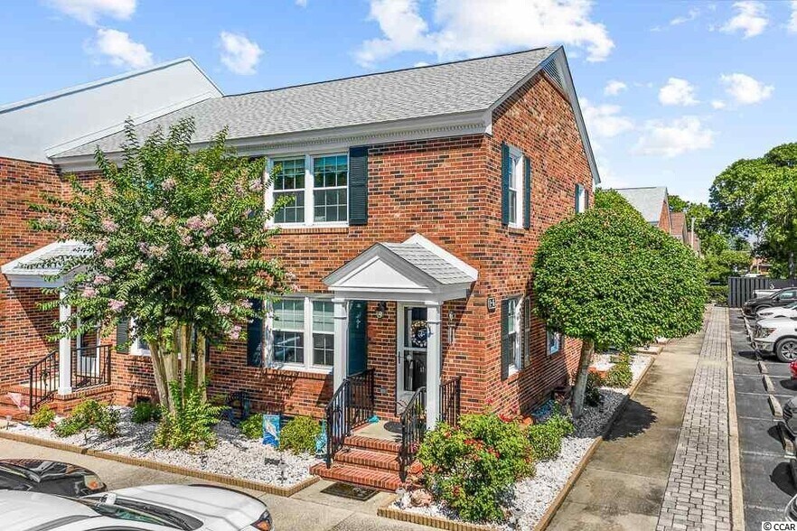 End unit - 7603 Porcher Dr