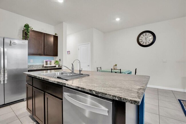 Building Photo - 2917 Suncoast Plains Dr