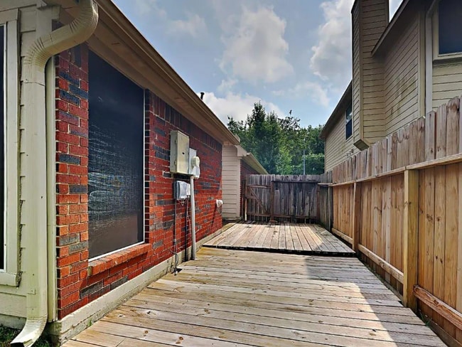 Building Photo - 31307 Baker lane Dr