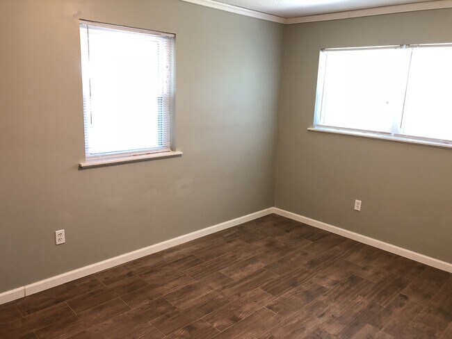 Building Photo - 157 Mackey Dr