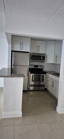 Building Photo - 2100 Springdale Blvd