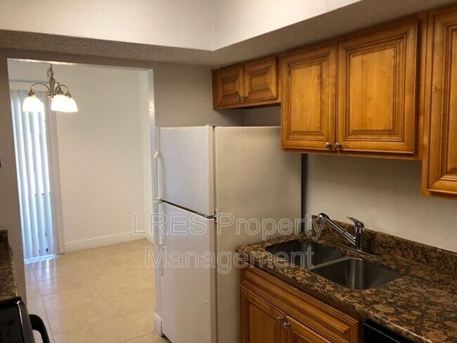 Building Photo - 4725 S Texas Ave