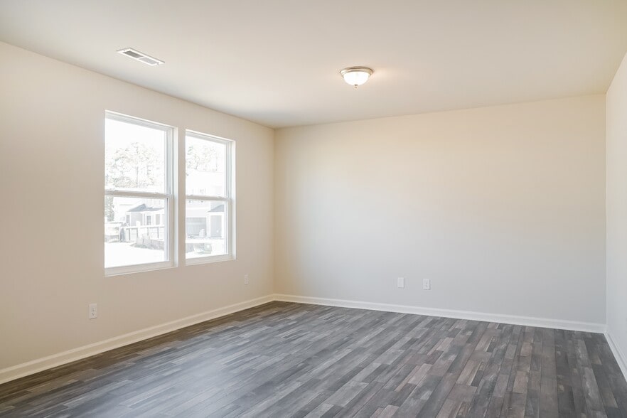 Building Photo - 726 Ruston Dr SE
