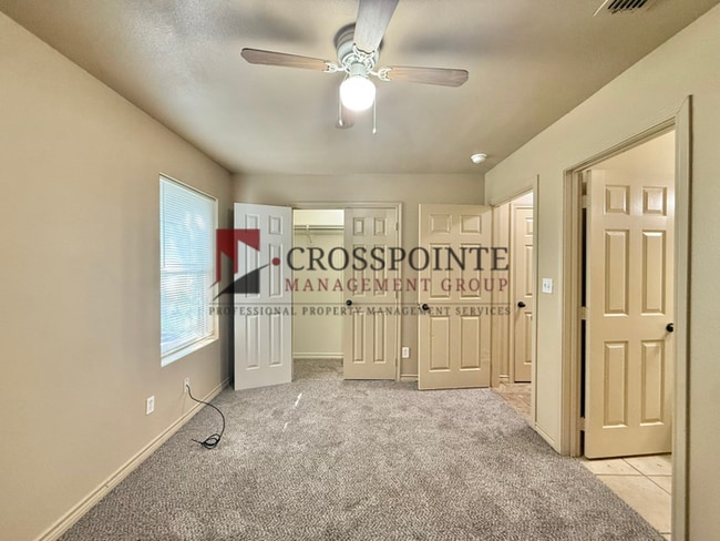 Building Photo - 2 Bedroom, 2 Bathroom Duplex!