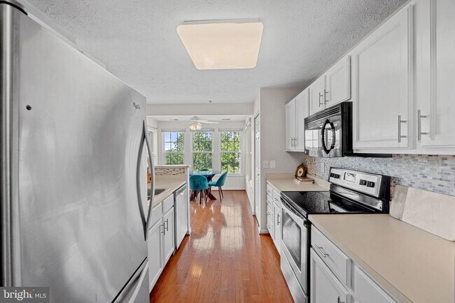 Building Photo - 699 Winding Stream Way