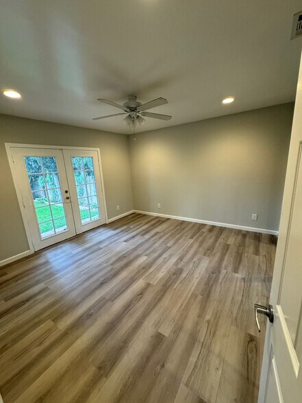 Building Photo - 18043 Martha St