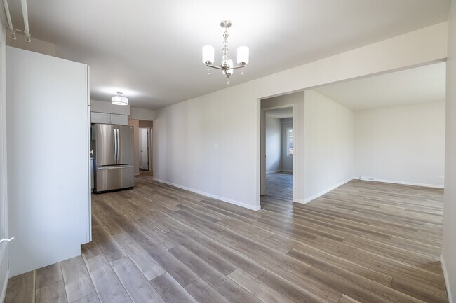 Building Photo - 4231 Belle Aire Ln