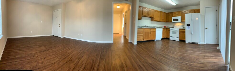 Building Photo - 2805 Horizon Dr