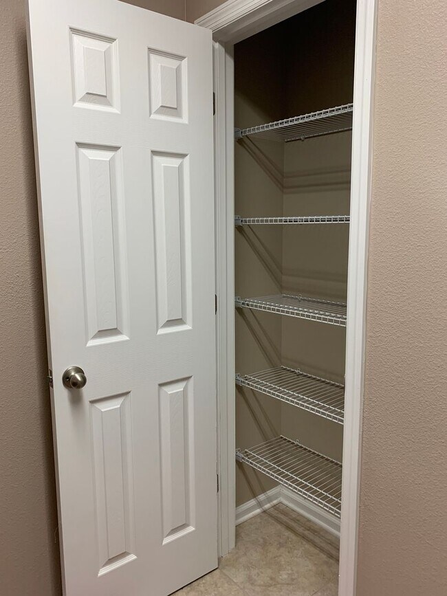 Building Photo - Single Family Home Westyn Bay