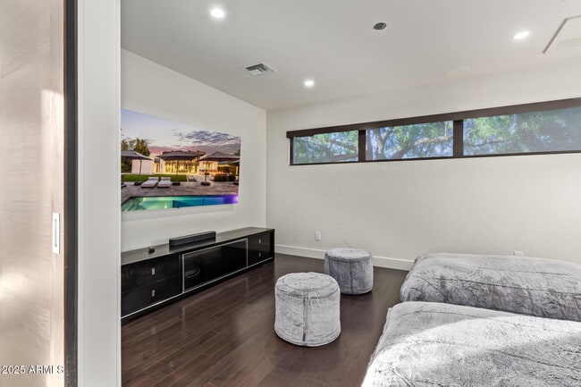 Building Photo - 6636 N 48th St