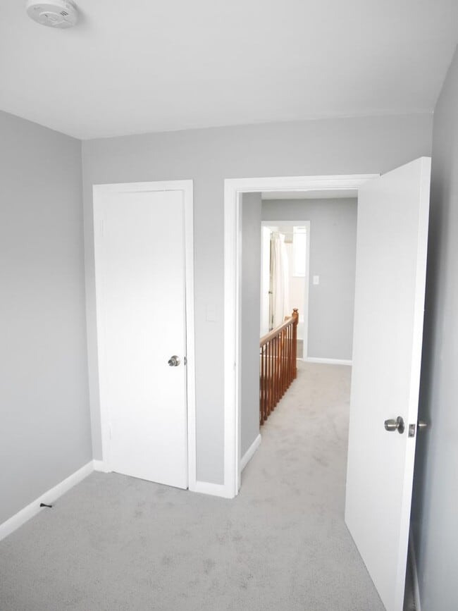 Building Photo - 3 Bedroom Home-Middle River!