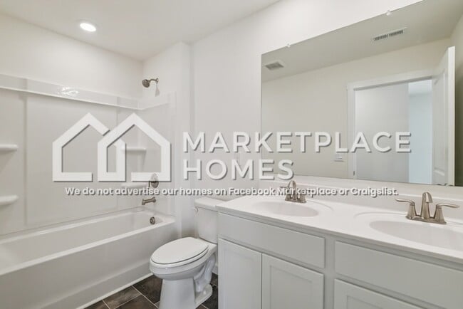 Building Photo - 7646 Belhaven Ln