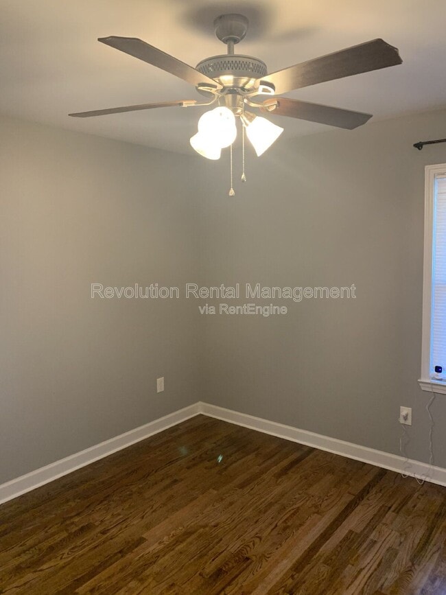 Building Photo - 2869 Rockcliff Rd SE