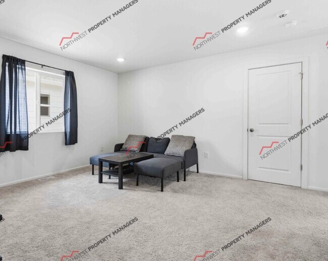 Building Photo - 1425 Salzer Crk Dr