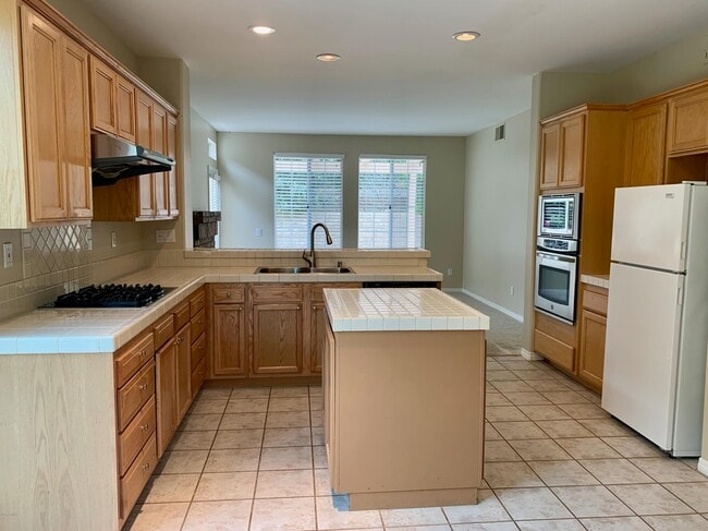 Building Photo - 2760 Irongate Pl