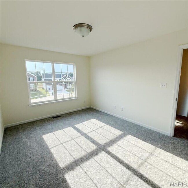 Building Photo - 302 Windmill View Court