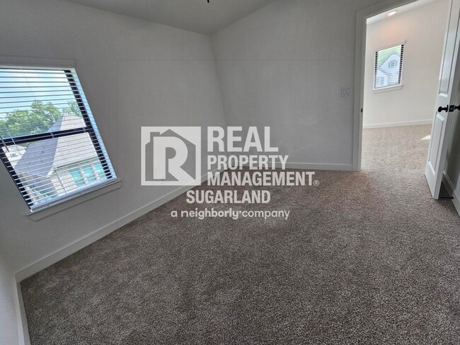 Building Photo - Move-In Ready Home in Sienna with Resort Amenities