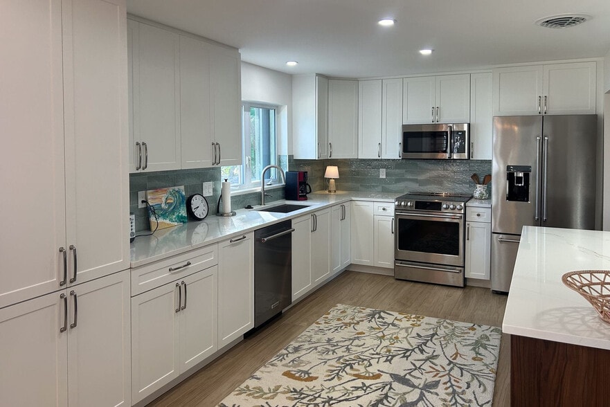 Building Photo - 301 N Tessier Dr