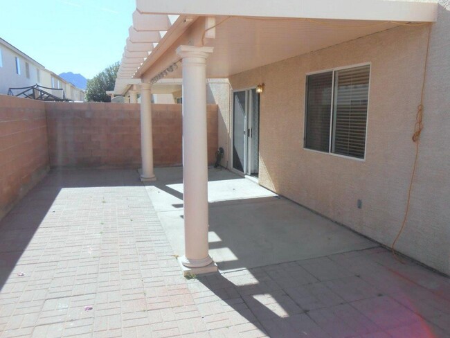 Building Photo - Townhome in Henderson