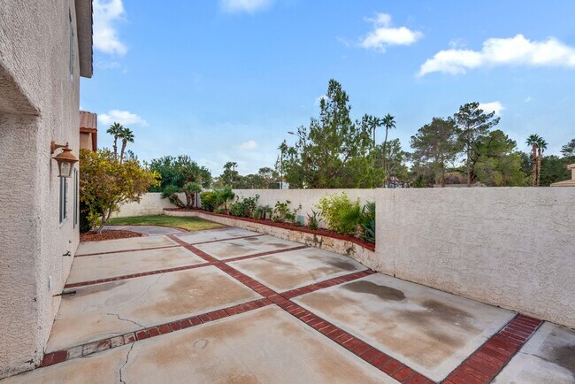 Building Photo - Gorgeous Two-Story Home with Fresh Interiors and Exceptional Curb Appeal