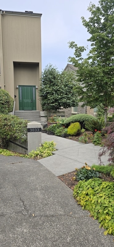 Building Photo - 3033 W Viewmont Wy W