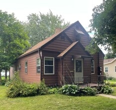 Building Photo - Great Eastside Location 3-Bedroom Bungalow...