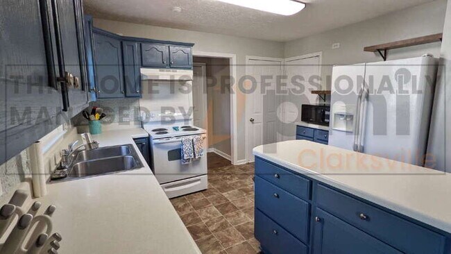 Building Photo - 2408 Shoveler Way