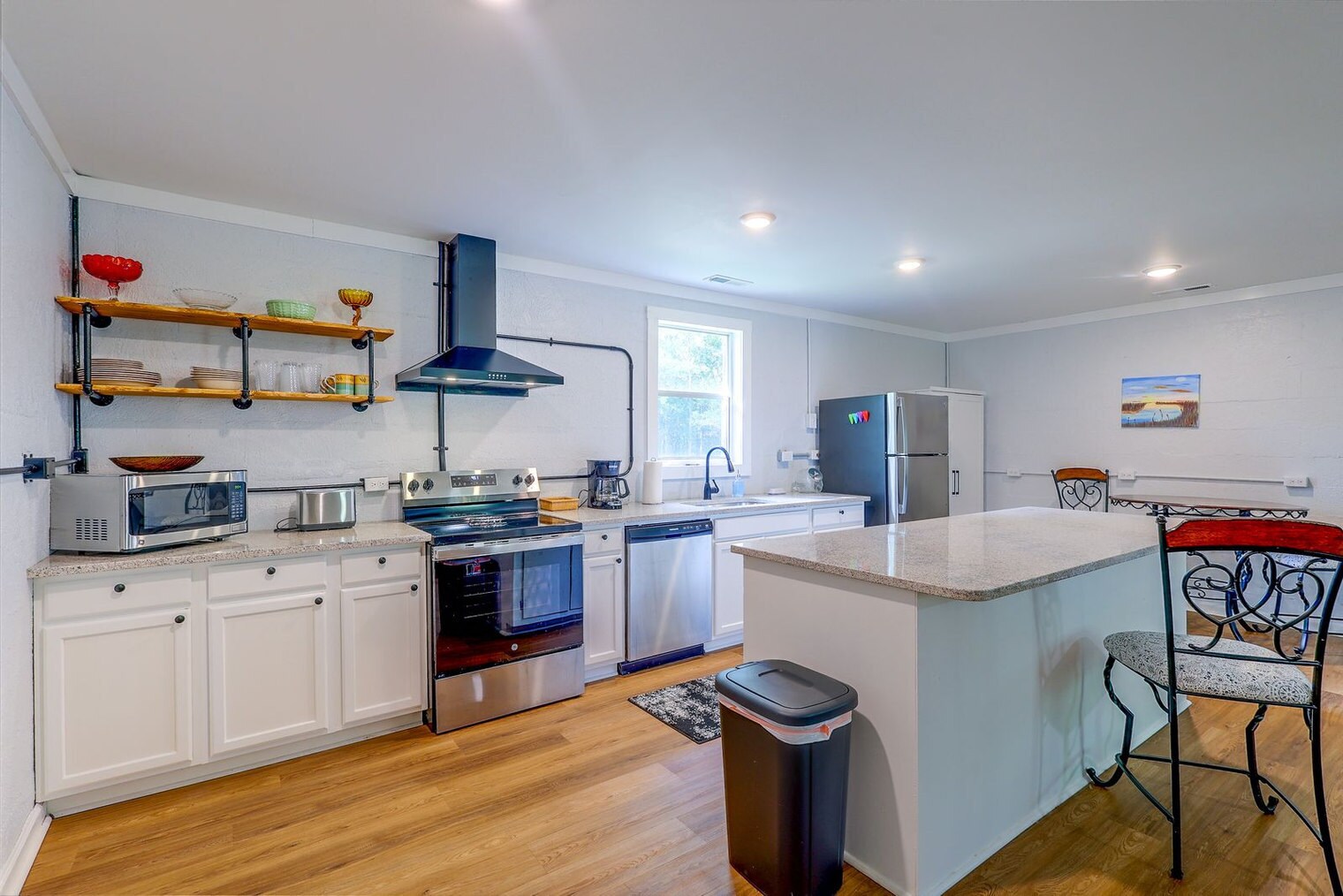 Building Photo - 369 Tanglewood Acres Dr
