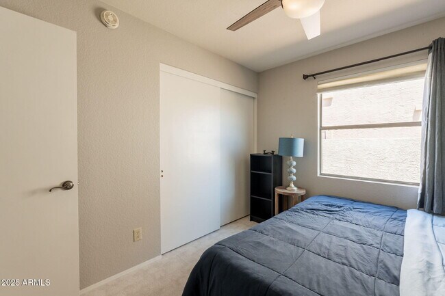 Building Photo - 3829 E Ahwatukee Dr