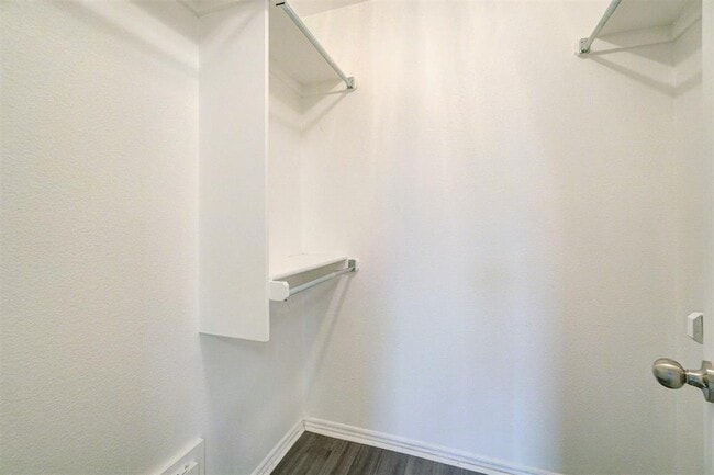 Building Photo - 408 Cherokee Gate Dr