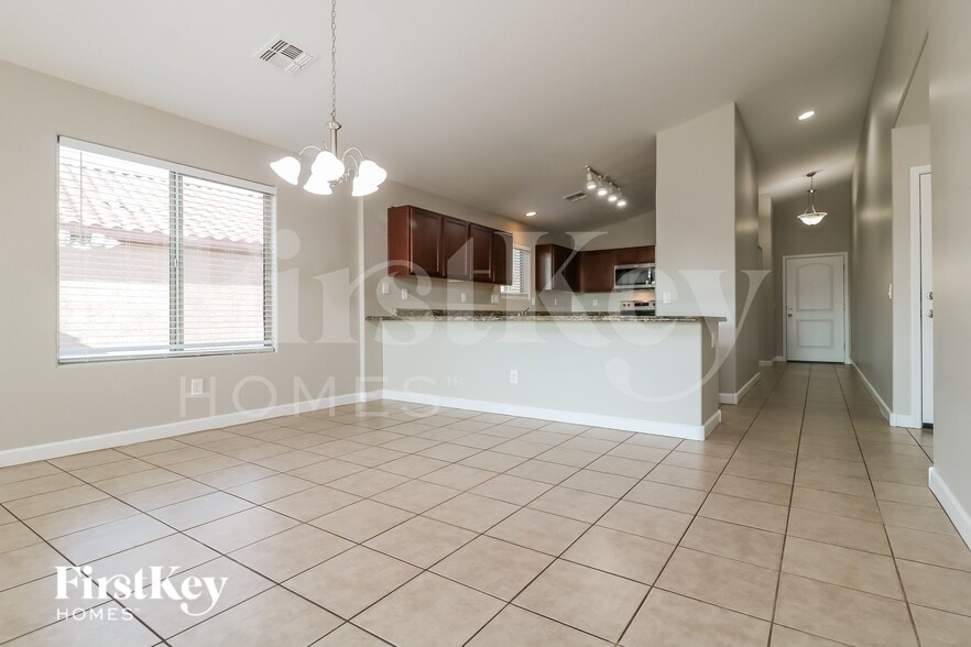 Building Photo - 21621 W Watkins St