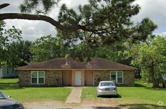 Building Photo - 1308 Trinity St