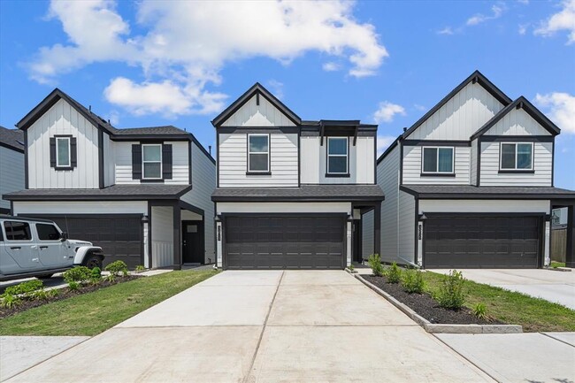 Primary Photo - 3213 Crown Gate Dr