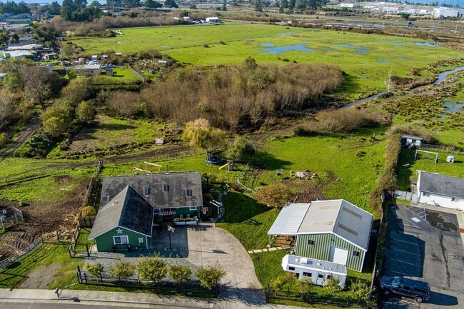 Building Photo - Custom Home on Property just outside of Eureka!