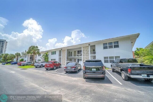 Building Photo - 3213 Colony Club Rd