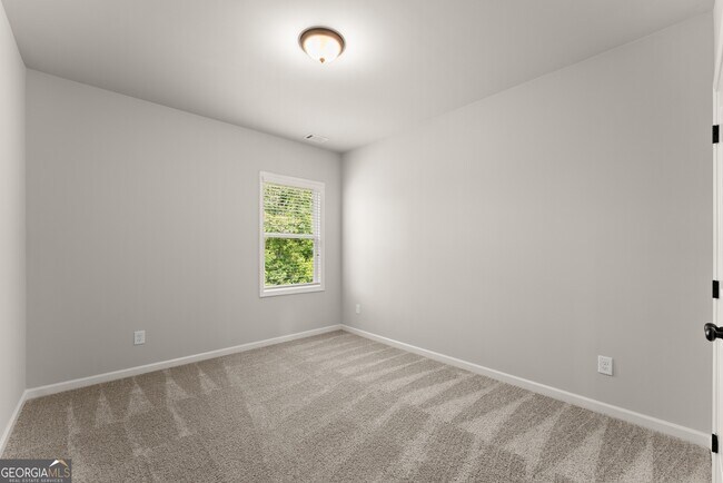 Building Photo - 4656 Silver Oak Dr SW
