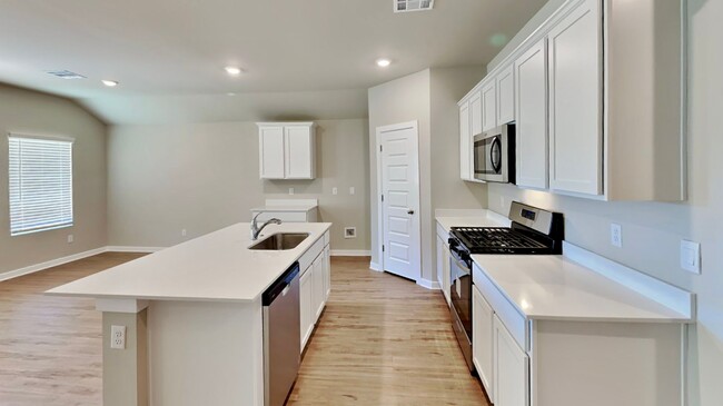 Building Photo - Beautiful Brand NEW 4 Bedroom 2 Bathroom H...