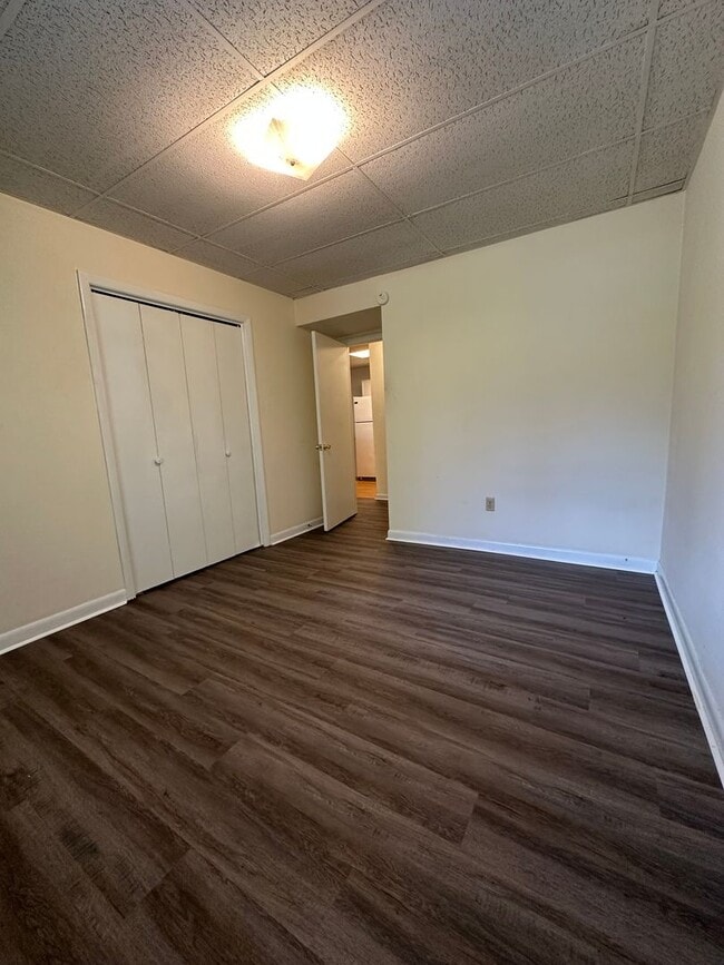 Building Photo - 1 Bedroom / 1  Bath Townhome Kingsport TN