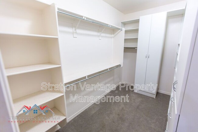 Building Photo - 256 N Jesse St
