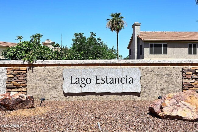 Building Photo - 359 W Brisa Dr
