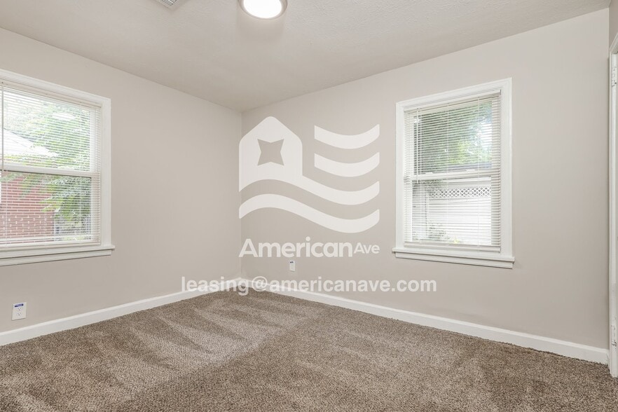 Building Photo - 2839 Schaul St