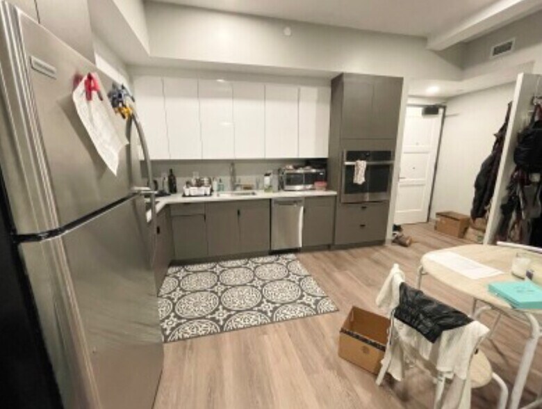 Building Photo - 104 Hemenway St