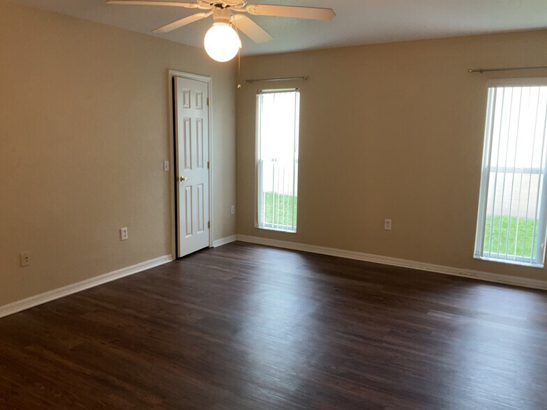 Building Photo - 152 Seven Oaks Dr