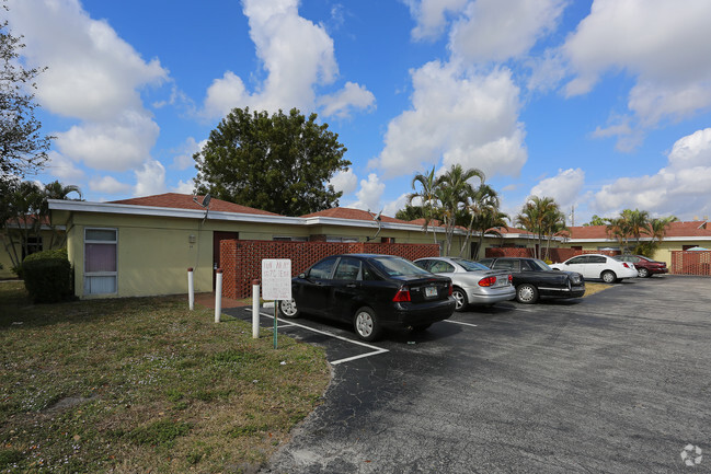 Community - Forest Hills Apartments