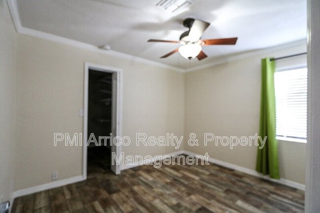 Building Photo - 4419 W Euclid Ave