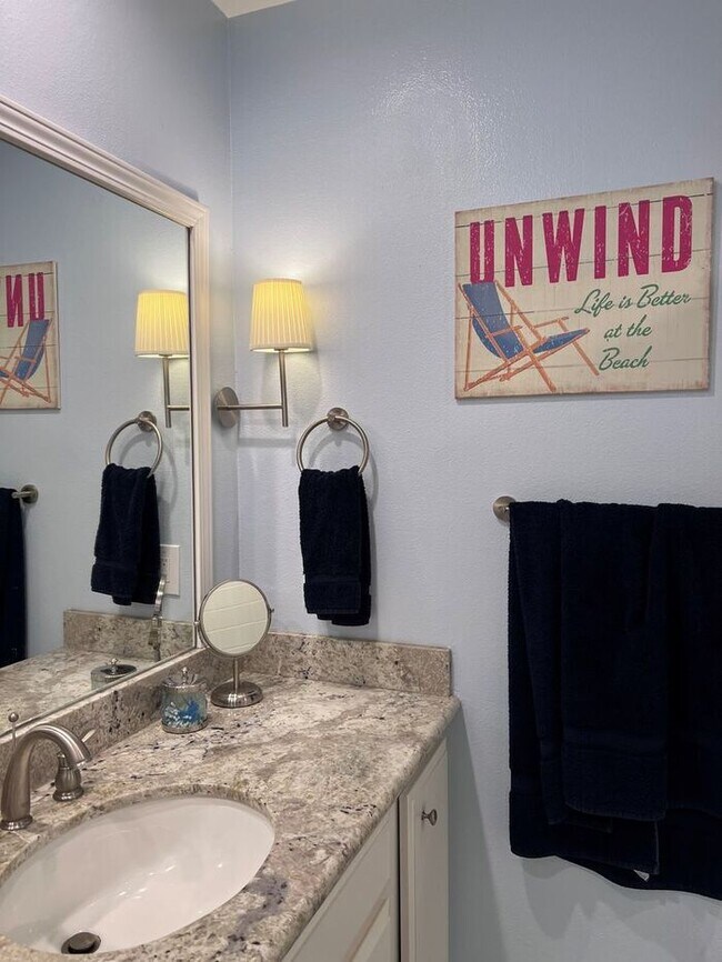 Building Photo - Fully-furnished Sleek 2-bedroom, 2-bathroom Condo in PG
